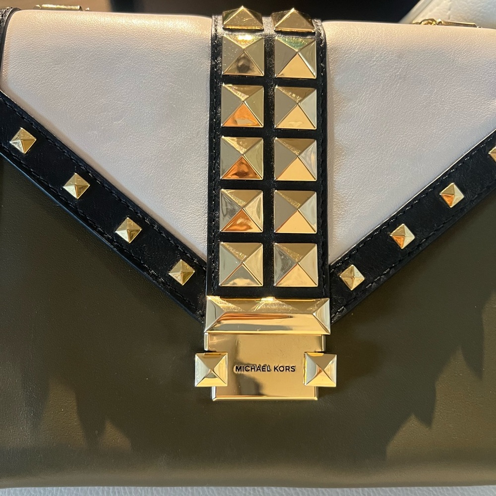 Michael Kors Black and White Crossbody Bag with Geometric Flap - Picture 3 of 6